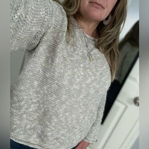 Short sleeve sweater